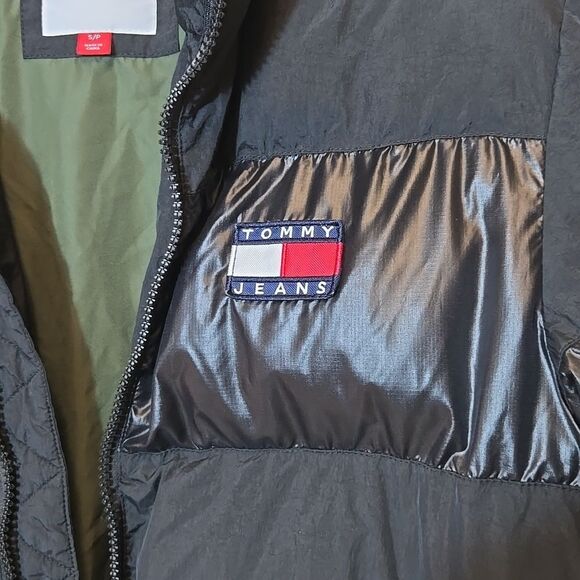 Tommy Hilfiger Men's Black Puffer Jacket Size S Tonal Color Block Warm Winter - Picture 9 of 16